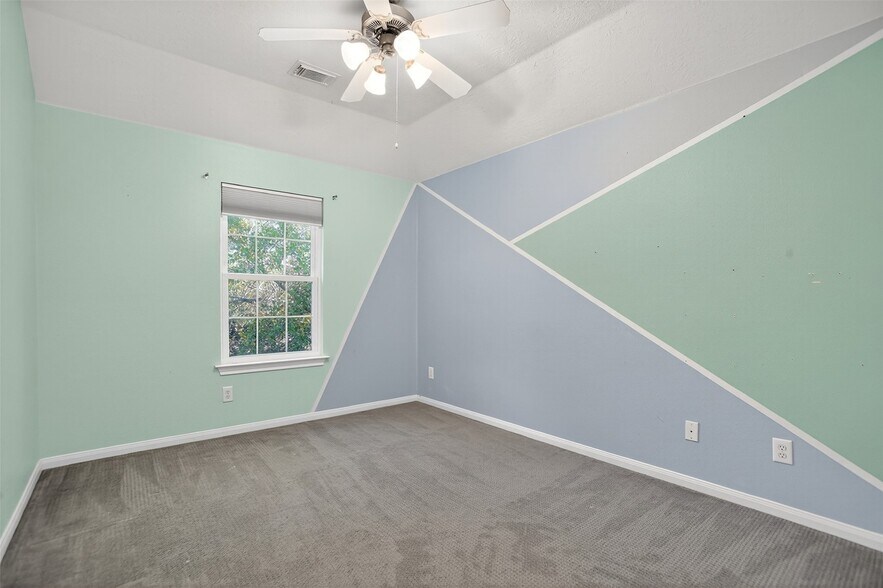 Building Photo - 126 Silver Penny Dr