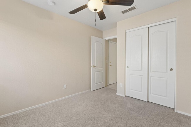 Building Photo - 921 E Montoya Ln