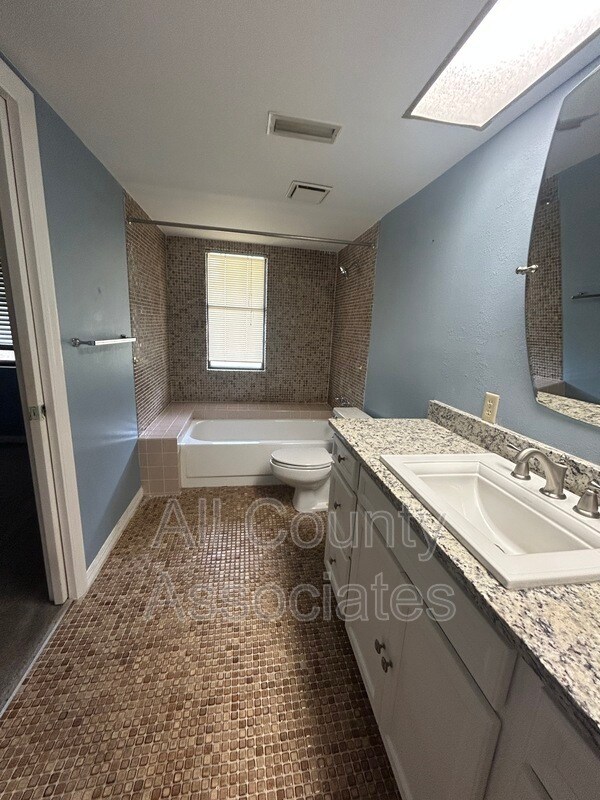 Building Photo - 504 S Florida Ave