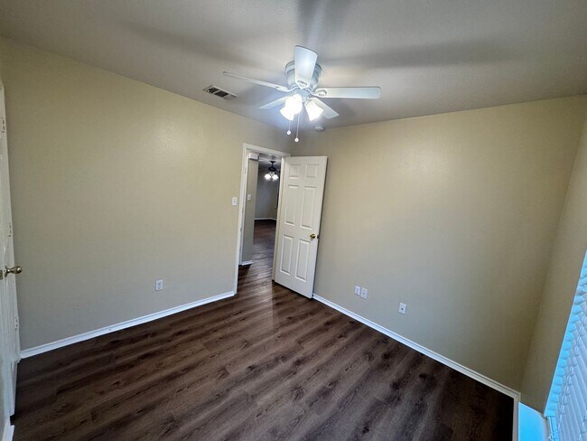 Building Photo - FRESHLY PAINTED  | ONE STORY  |  OPEN CONCEPT  |  GREAT LOCATION: 1604 & SHAENFIELD