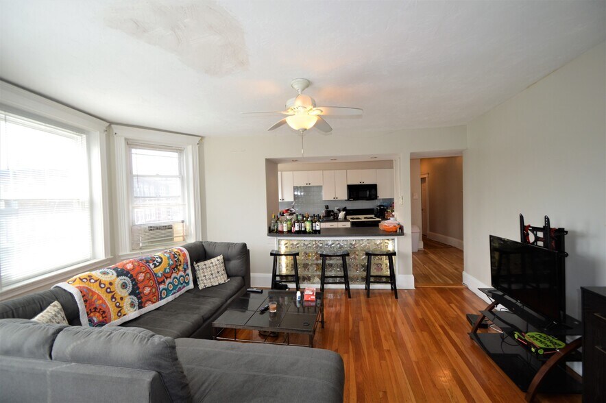 Building Photo - 83 Glenville Ave