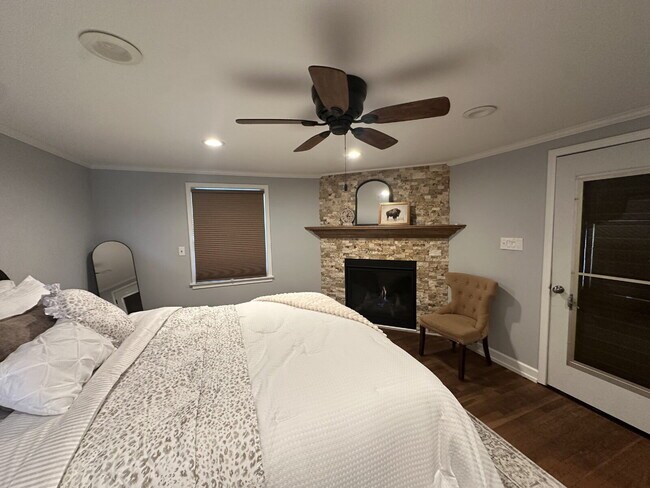 Building Photo - Furnished 3-Bedroom Single-Family Home in West Falls