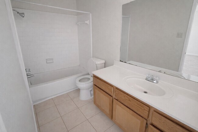 Building Photo - 2155 Hazlitt Dr