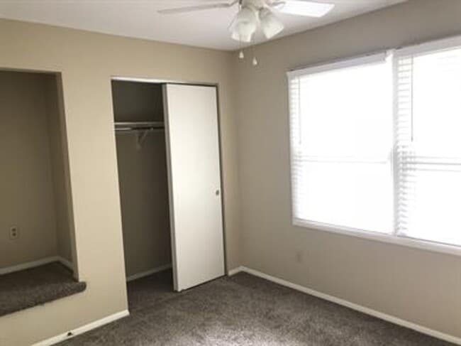 Building Photo - 2127 Ivy Ct