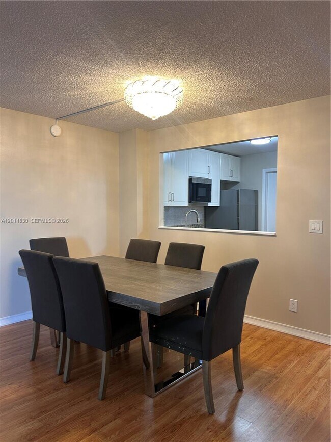 Building Photo - 1410 S Ocean Dr