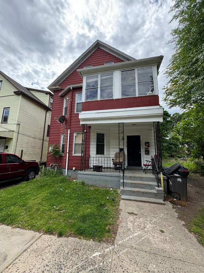 Building Photo - 918 Winchester Ave