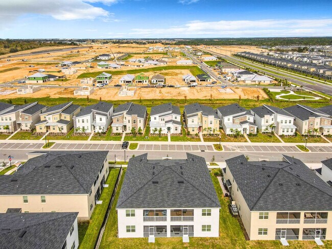 Building Photo - 9331 Sommerset Hills Dr