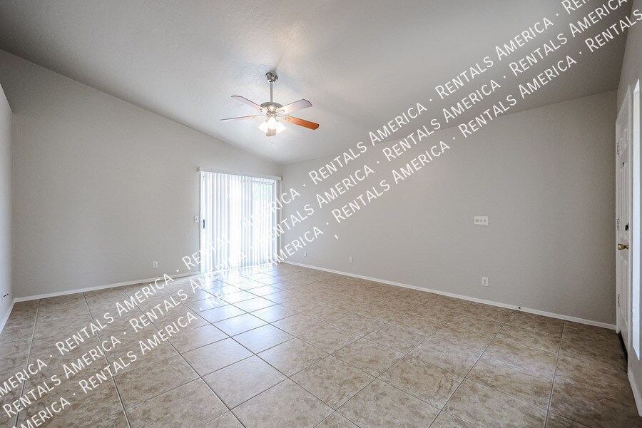 Building Photo - 8860 E Dartmouth St