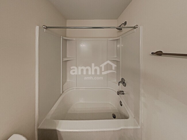 Building Photo - 2133 Leafmore Ct SE