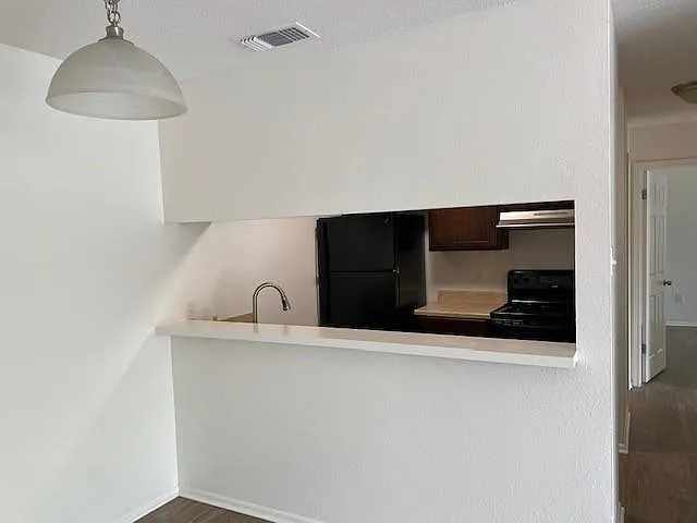 Building Photo - 312 Parkview Blvd