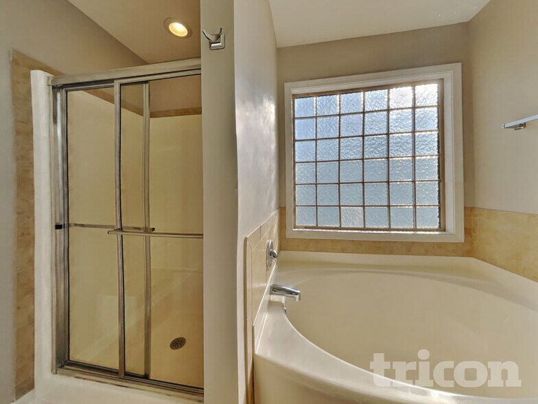 Building Photo - 295 New Castle Ln