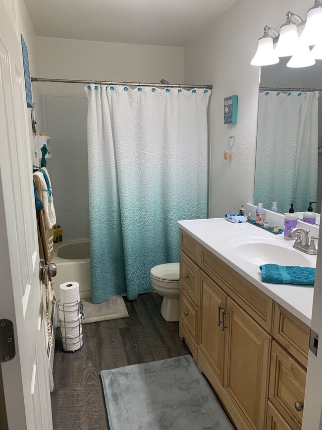 Building Photo - 2231