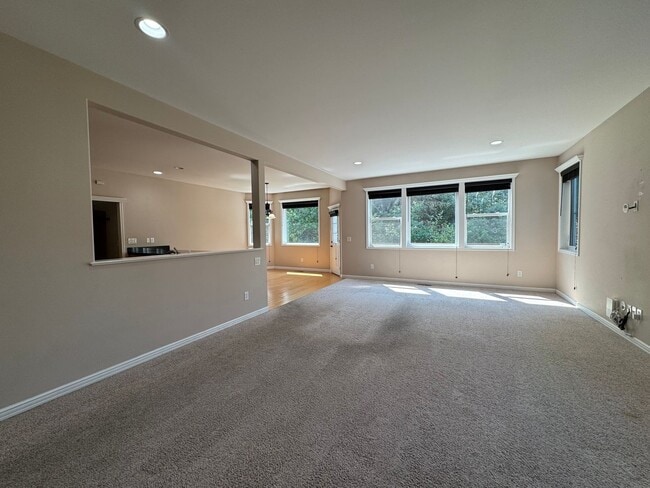 Building Photo - 4467 Castlerock Dr
