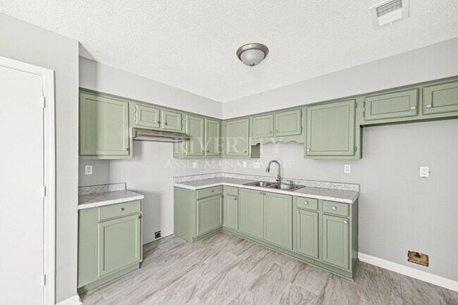 Building Photo - 2516 Wellons Ave