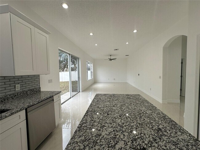 Building Photo - 1907 Cedar Arch Ln