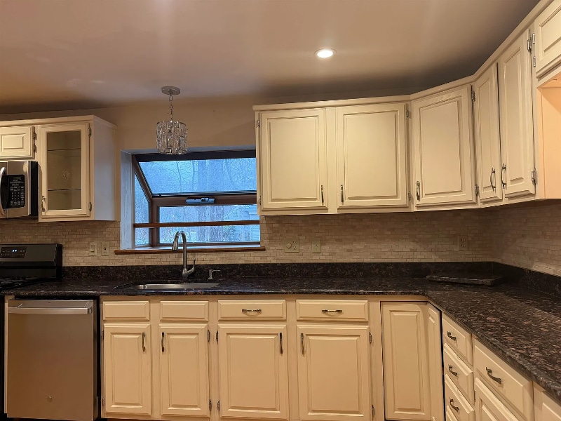 Building Photo - 17 Bayberry Dr