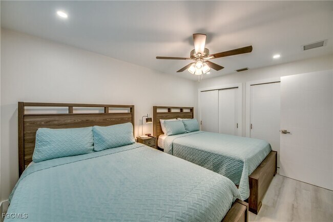 Building Photo - 5325 Mikado Ct