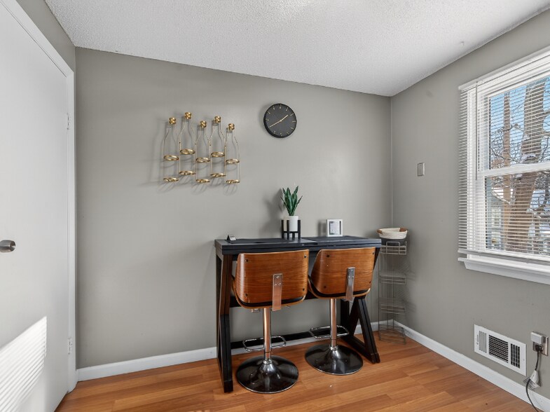 Building Photo - 1082h Mt Hope Ave