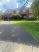 Building Photo - 7320 Lakota Springs Dr
