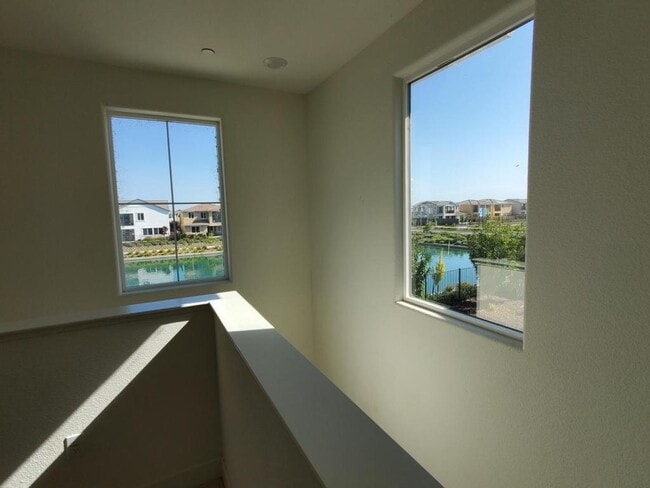 Building Photo - 3919 Watermist Way