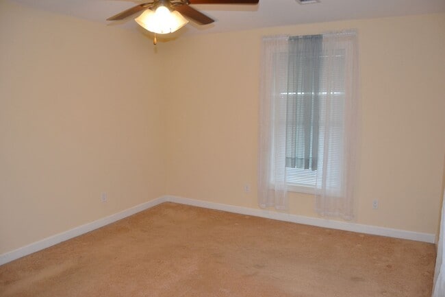 Building Photo - East Gate Area | Home | Unfurnished