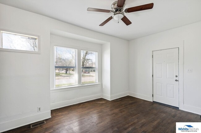 Building Photo - 2 bedroom 1 bath home