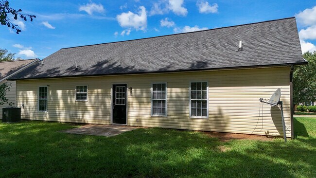 Building Photo - 511 Lavendula St
