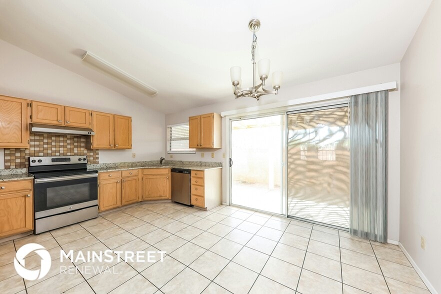 Building Photo - 18437 N 8th Pl