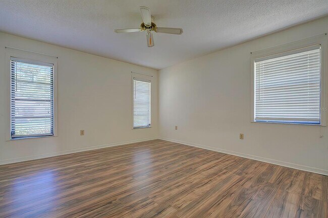 Building Photo - 8992 Hernando Way