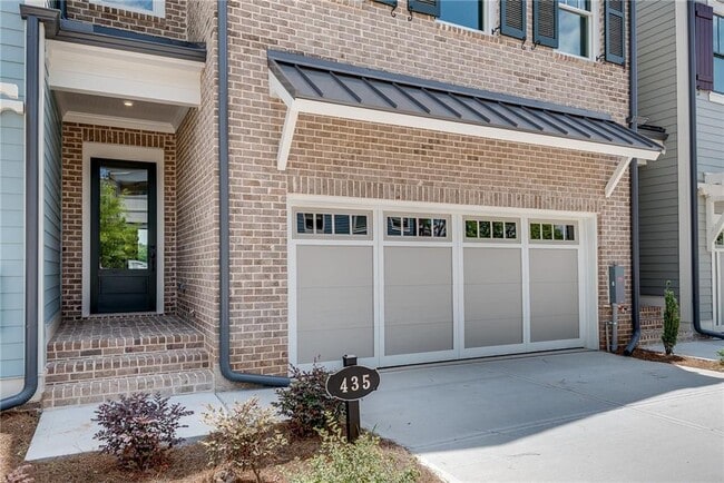 Building Photo - 435 Maplewood Dr