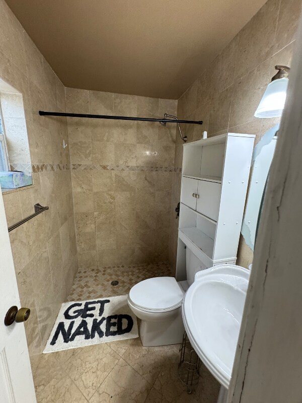 Building Photo - 19323 Carolina Cir