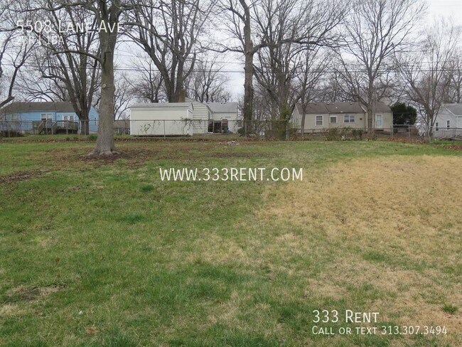 Building Photo - Lovely 2 bed 1 bath home ready to be moved...