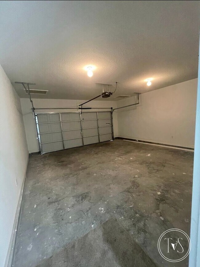 Building Photo - 167 Ironwood Dr