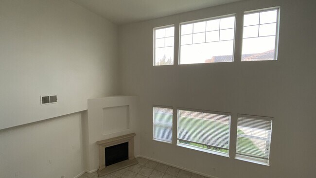 Building Photo - Mountain House Home Spacious 4 Bedroom, 3.5 Bath Home with Bonus Loft