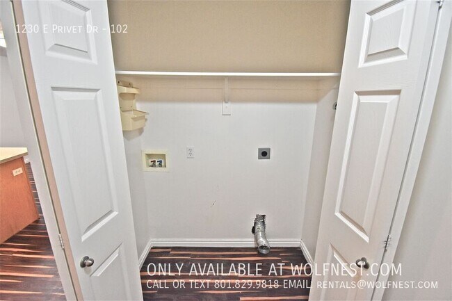 Building Photo - 1230 Privet Dr