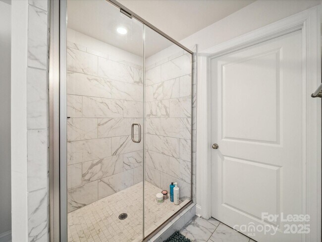 Building Photo - 6112 Willow Pin Ln