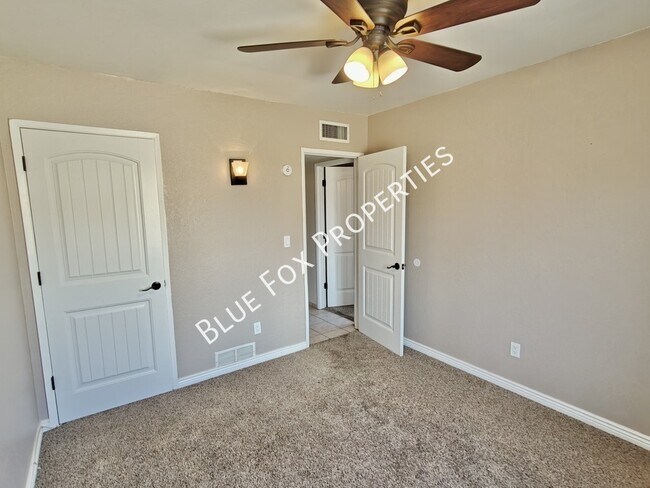 Building Photo - 9742 E Cannon Pl