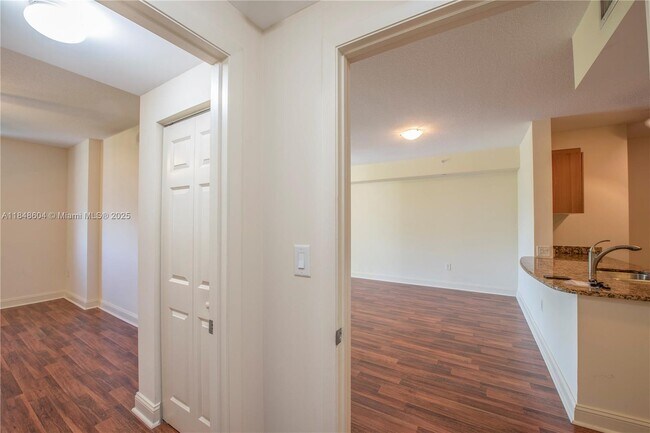 Building Photo - 510 NW 84th Ave