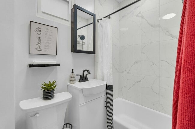 Building Photo - 68 Pine St