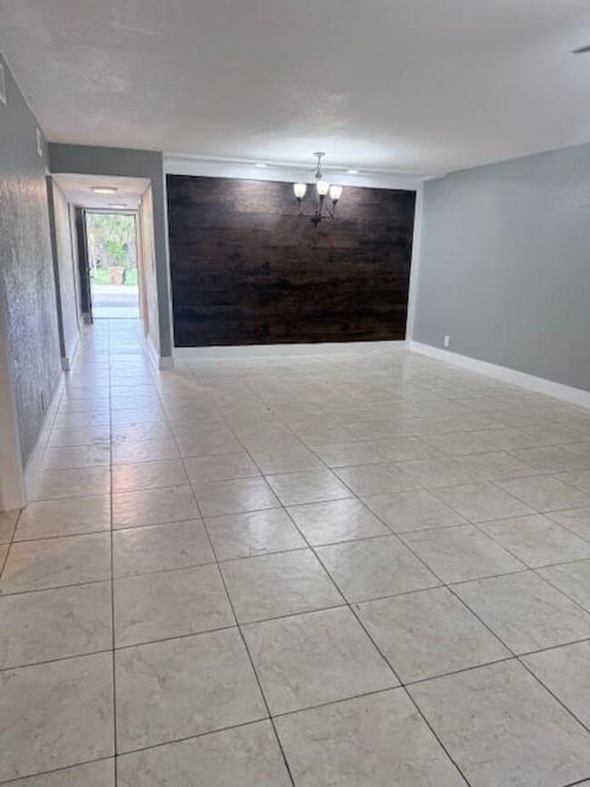 Building Photo - 212 NW 46th Ct