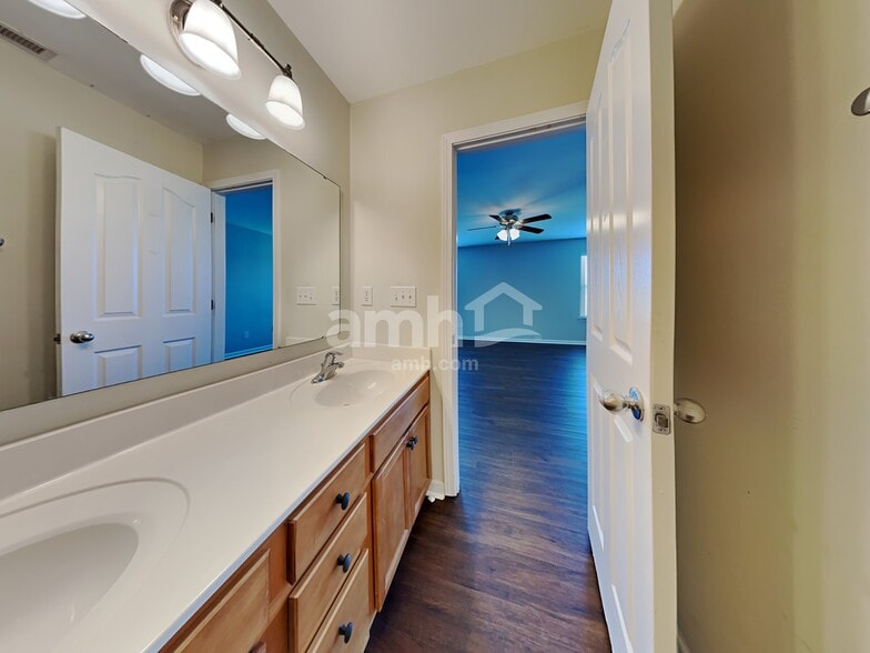 Building Photo - 259 Flanders Dr
