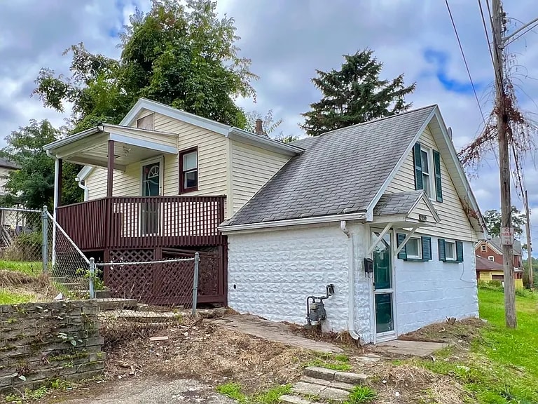 Primary Photo - 130 Zewe Aly