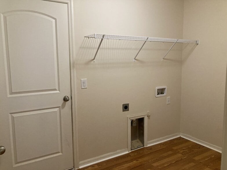 Building Photo - 26335 Explorer Rd