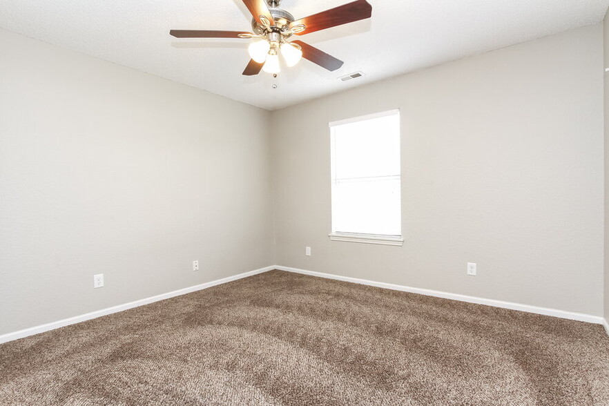 Building Photo - 6337 River Valley Way