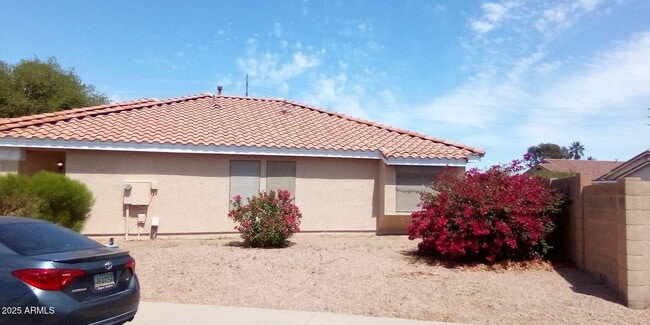 Building Photo - 1015 S Slater Cir