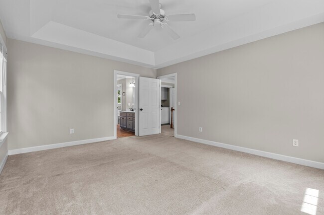 Building Photo - 101 Hollingwood Dr