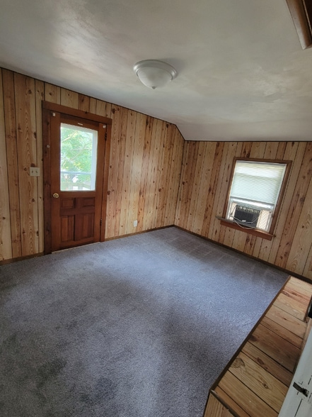 Building Photo - 115 N Mill St