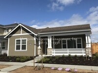 Building Photo - Stunning 3 Bed 2 Bath Home in East Garriso...