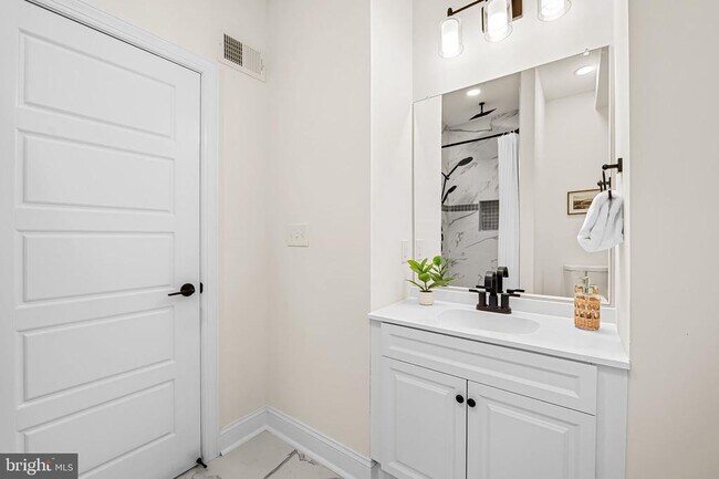 Building Photo - 1724 S Hanover St