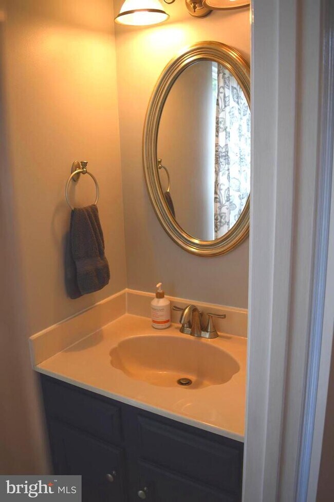 Building Photo - 1549 Autumn Ridge Cir
